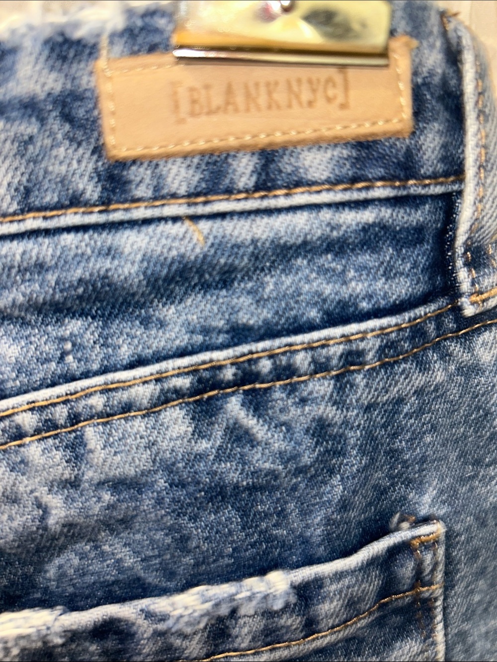 Blank NYC Blue Denim Embellished Cutoff Shorts “ The Barrow” size 28 - Picture 7 of 9